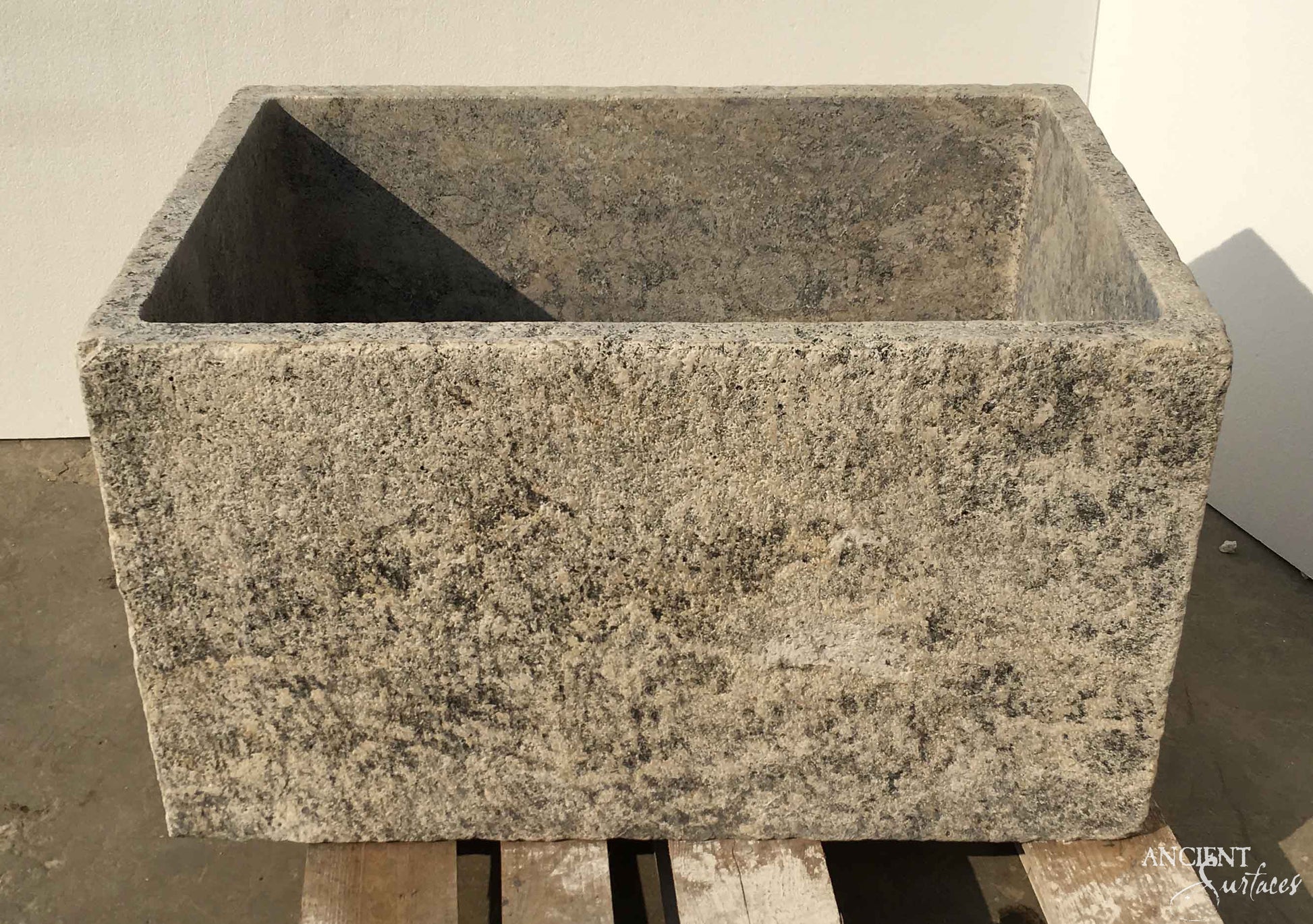 reclaimed_antique_limestone_kitchen_bathroom_sinks_elegance_ancient_surfaces